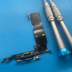 iPhone8Plus ライトニング交換＋バッテリー交換