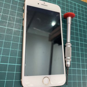 iPhone8　フロントパネル交換