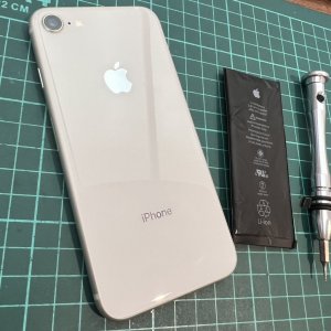 iPhone8　バッテリー交換