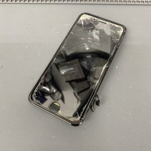 iPhoneSE2 パネル交換