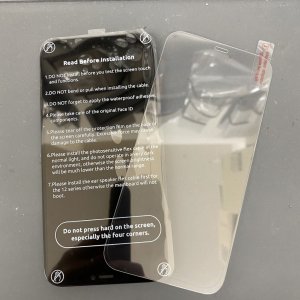 iPhone12 フロントパネル交換 強化ガラス貼り付け