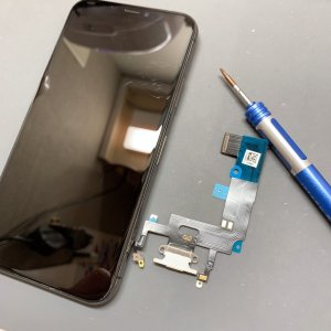 iPhoneXR ライトニング修理