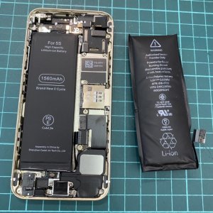 iPhone5s バッテリー交換