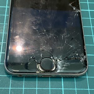 iPhone6 画面割れ フロントパネル交換
