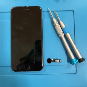 iPhone8　ホームボタン修理
