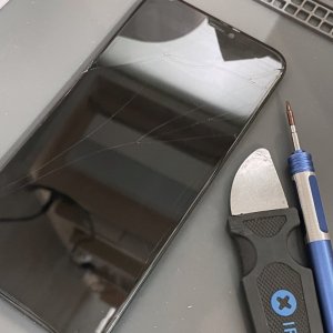 iPhone11 フロントパネル交換