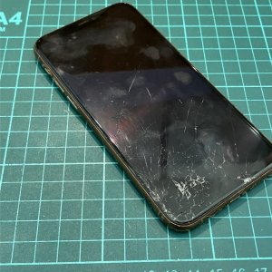 iPhone11　フロントパネル修理