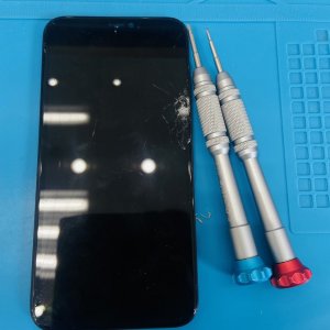 iPhone11　フロントパネル交換