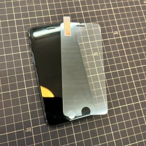 iPhoneSE2 強化ガラス永久保証
