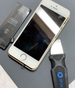 iPhone5-SE バッテリー交換