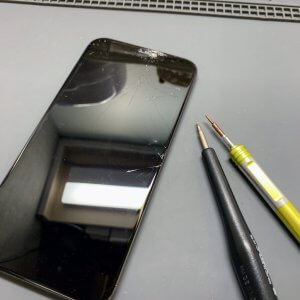 iPhone11 フロントパネル交換