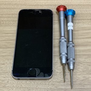 iPhoneSE イヤースピーカー交換