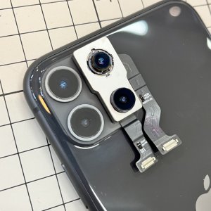 iPhone11 アウトカメラ修理