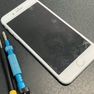 iPhone8Plus フロントパネル交換