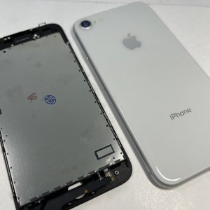 iPhone8 フロントパネル交換