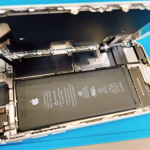 iPhone 8 バッテリー交換