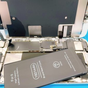 iPhone 8 バッテリー交換