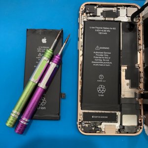 iPhone8バッテリー交換修理