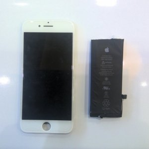 iPhone8バッテリー＋液晶交換
