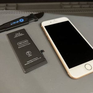 iPhone 8 バッテリー交換