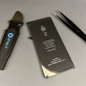 iPhone 8P バッテリー交換