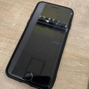 iPhone8 永久強化ガラス貼り付け
