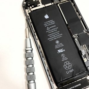 iPhone 8 バッテリー交換