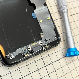 iPhone8Plus ライトニング修理