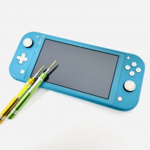 任天堂SwitchLight 右スティック交換修理