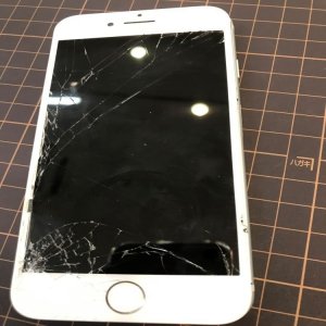 iPhone8 フロントパネル交換