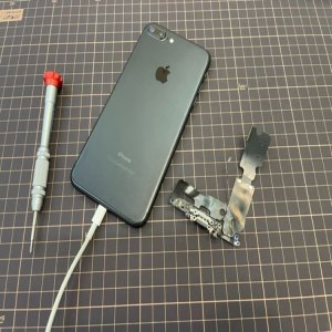 iPhone8 ライトニング修理