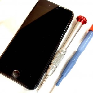 iPhone8 フロントパネル交換