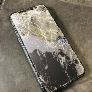 iPhone11 液晶交換