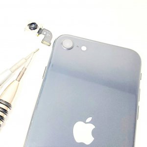iPhone SE2 アウトカメラ修理
