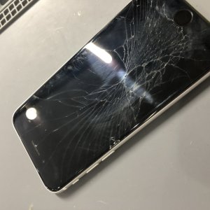 iPhoneSE2 フロントパネル交換