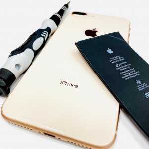 iPhone8plus バッテリー交換修理