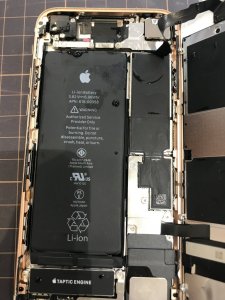 iPhone8 水没修理
