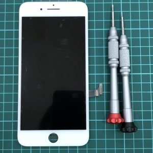 iPhone8Plus フロントパネル交換
