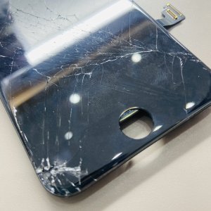 iPhoneSE2　フロントパネル交換+バッテリー交換