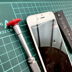 iPhone6　フロントパネル交換　バッテリー交換