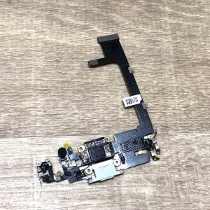 iPhone11ProMax ライトニング交換