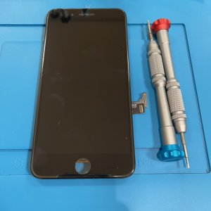 iPhone8Plus パネル交換