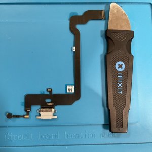 iPhoneXS ライトニング交換