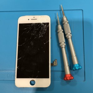 iPhone8 パネル交換