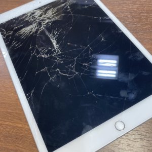 iPhone8 パネル交換