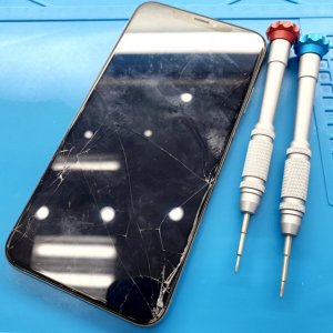 iPhone XS Max 液晶交換