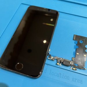 iPhone8 ライトニング修理