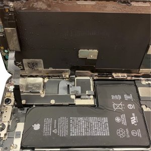 iPhoneXS　水没修理