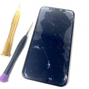 iPhone11 フロントパネル交換