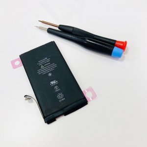 iPhone12Pro バッテリー交換 半日持たない 最大容量80%台